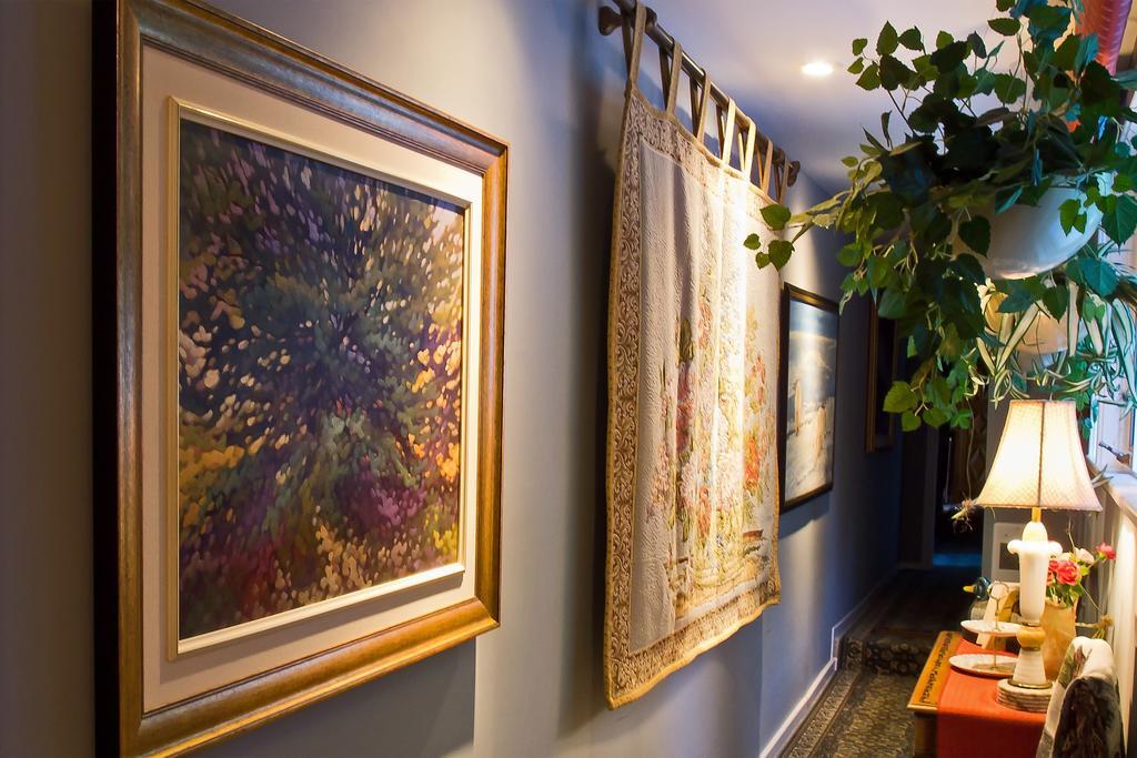 Le Petit Clocher Gite Touristique B & B Saint-Sauveur-des-Monts Exteriör bild