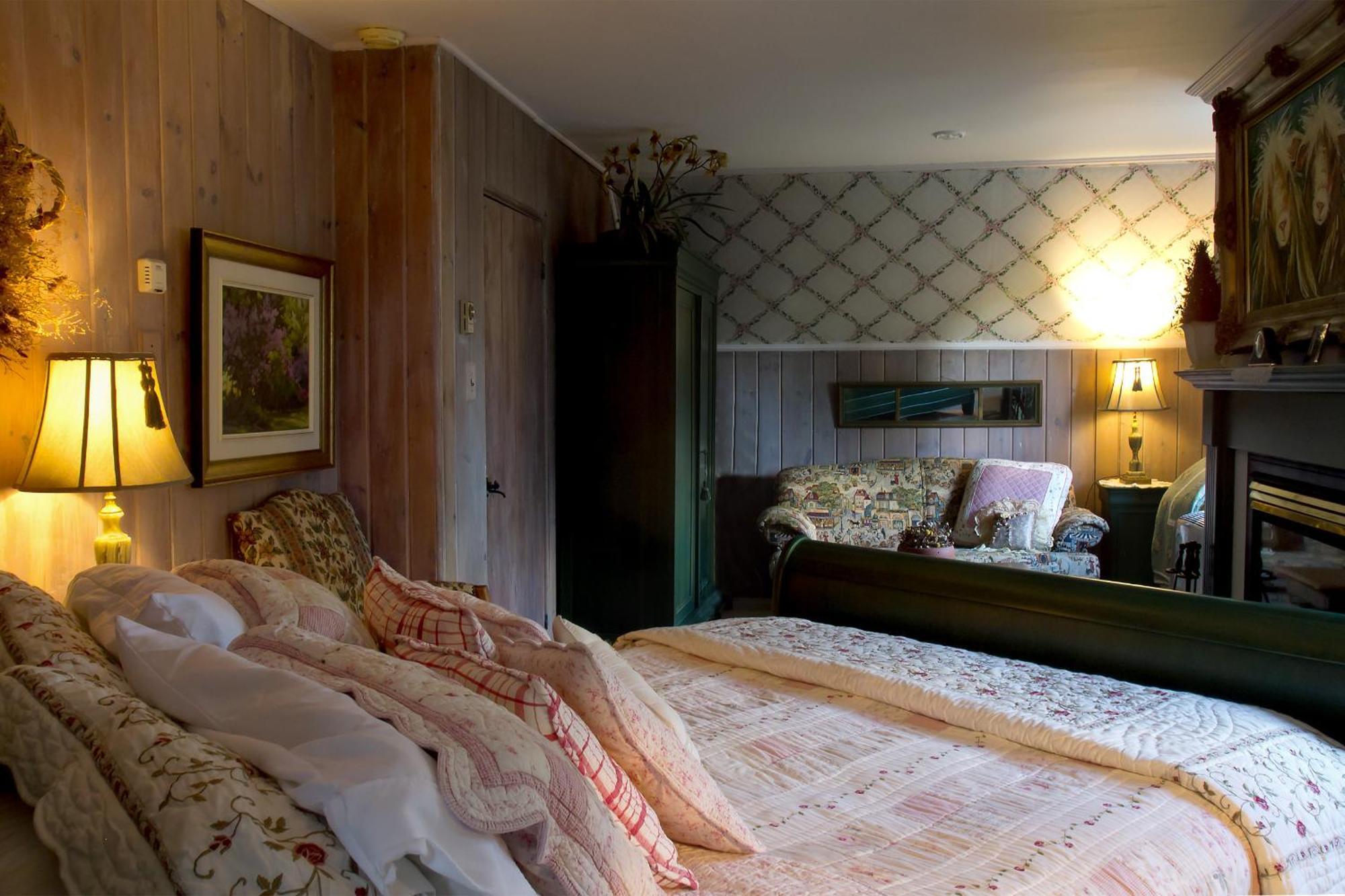 Le Petit Clocher Gite Touristique B & B Saint-Sauveur-des-Monts Rum bild