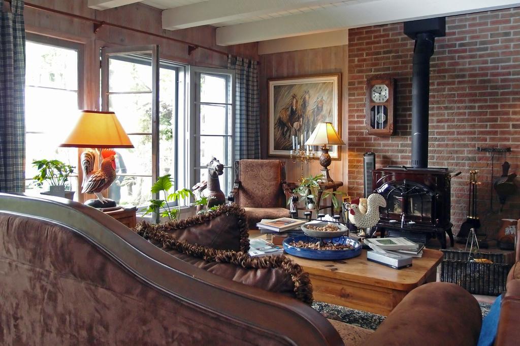 Le Petit Clocher Gite Touristique B & B Saint-Sauveur-des-Monts Exteriör bild