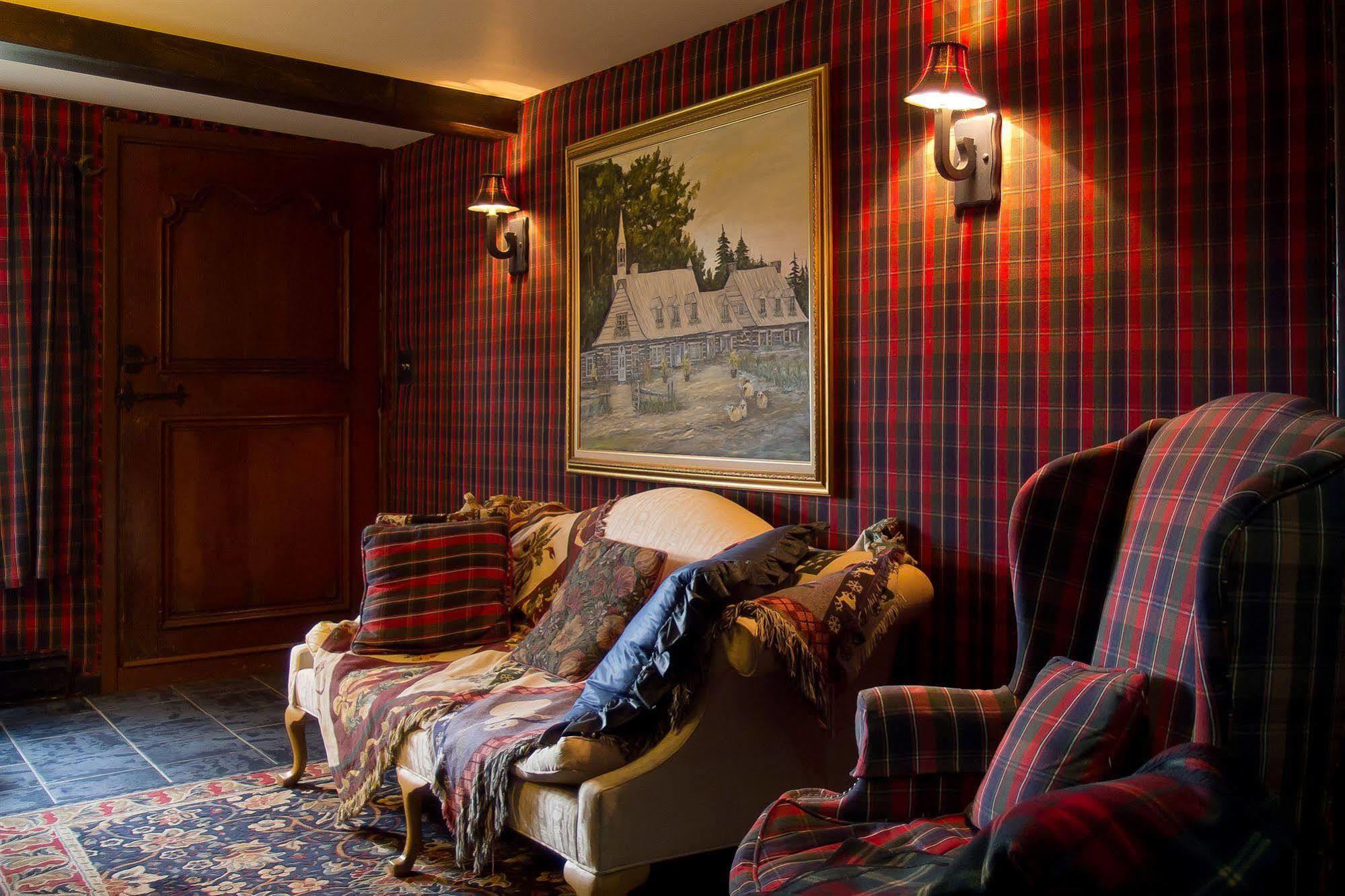 Le Petit Clocher Gite Touristique B & B Saint-Sauveur-des-Monts Exteriör bild